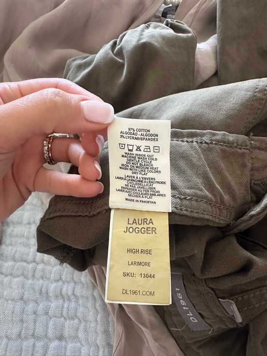 DL1961 Jogger Pants - Picture 3 of 4